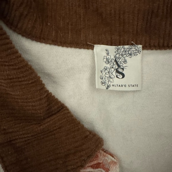 🌸NWOT Altar’d State Floral Barn Chore Denim White Collared Jacket | Cottagecore - Picture 9 of 9